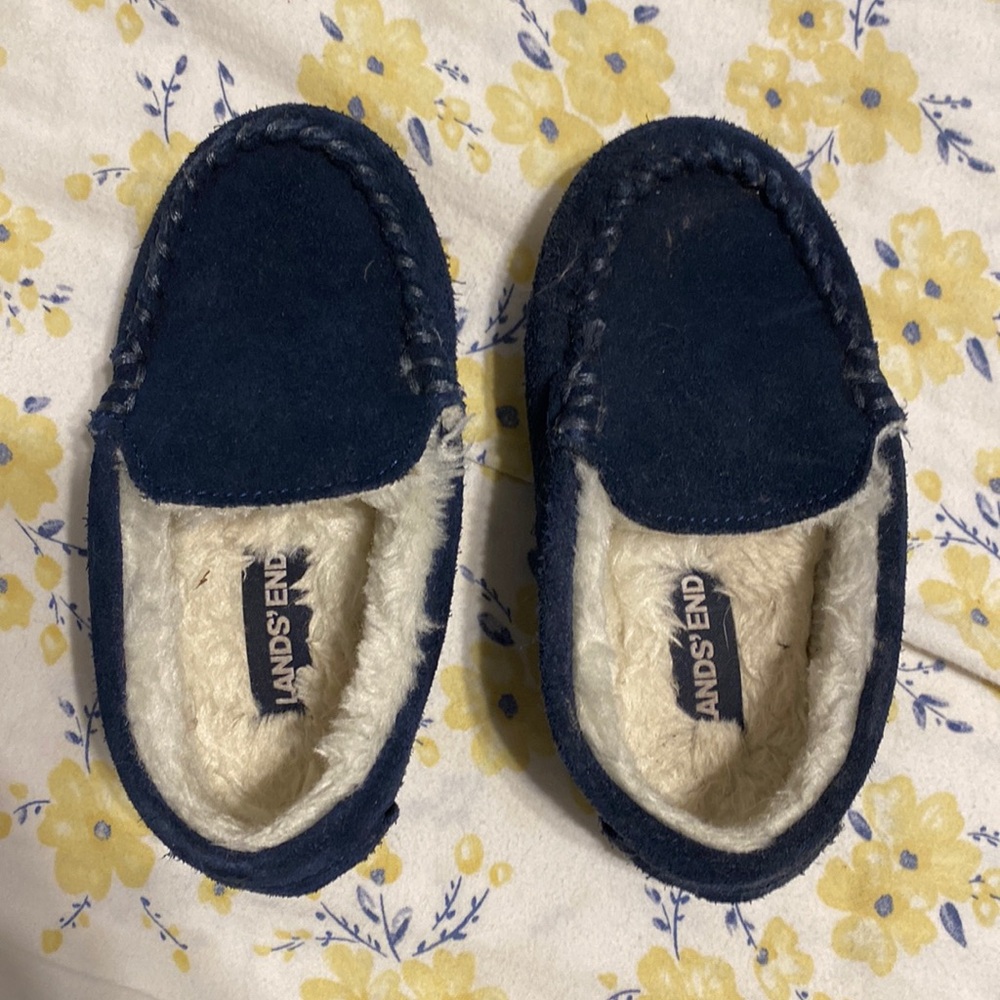 Adorable land’s end baby slippers size 9